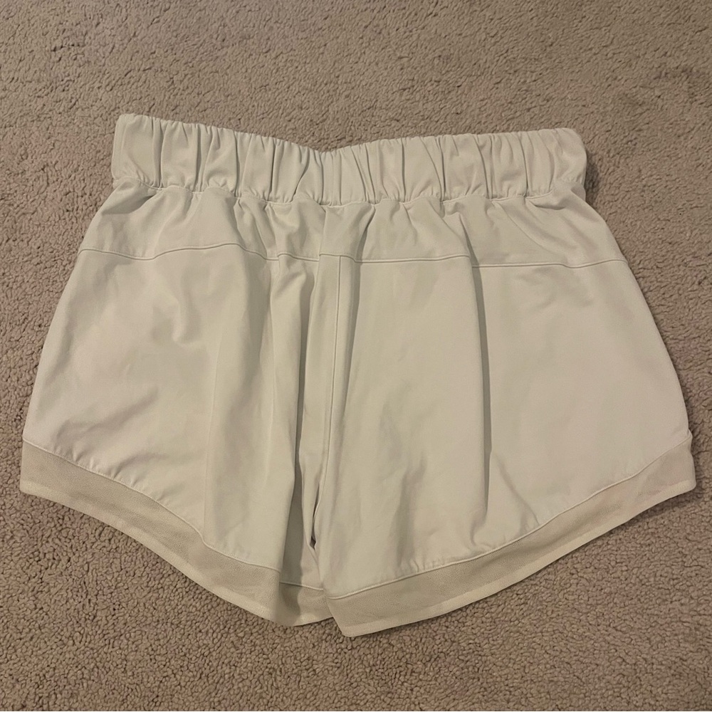 white lululemon elastic shorts